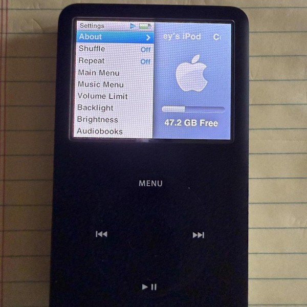 Apple iPod Classic 6th Gen 2008 - 80 GB, Black