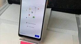 Good
													Google Pixel 2 XL - Unlocked, Black, 64 GB, Google Edition, photo 1 of 7