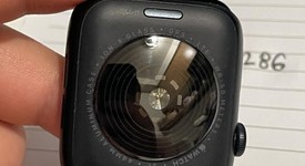 Good
													Apple Watch SE 2nd Gen 44mm - Unlocked, Midnight, A2727 - Cellular, Aluminum, photo 3 of 13