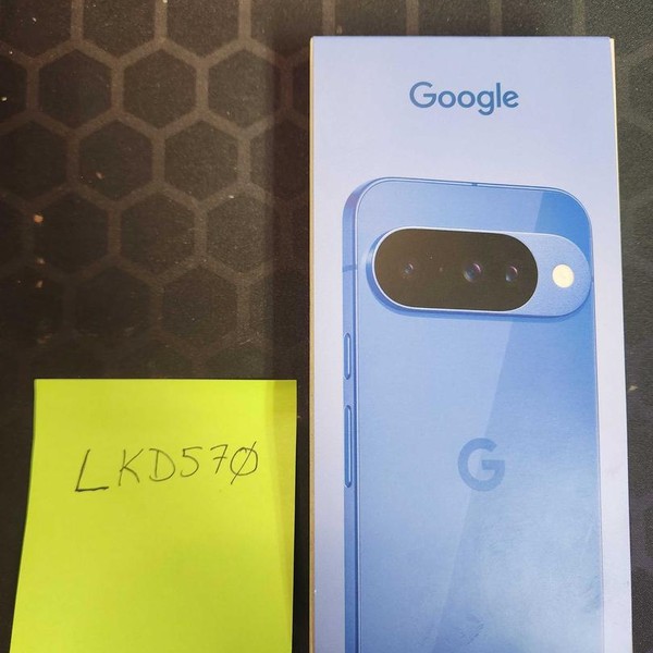 Google Pixel 10 - Unlocked, 128 GB, Indigo, GLBW0