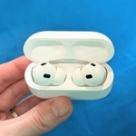 Used Apple AirPods Pro 2 - Lightning