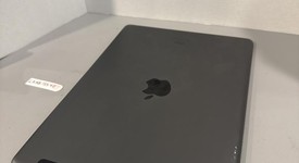 Fair
													Apple iPad 9th Gen - Unlocked, Gray, 64 GB, A2603, photo 5 of 7