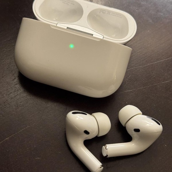 Apple AirPods Pro - MagSafe Case