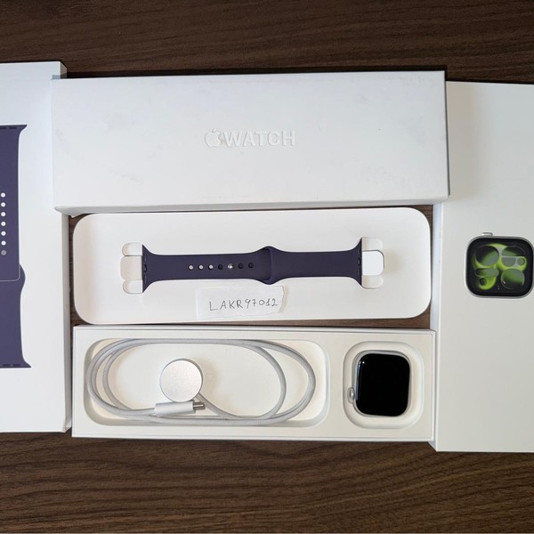 Apple Watch Series 11 42mm - Silver, A3331 - GPS, Aluminum