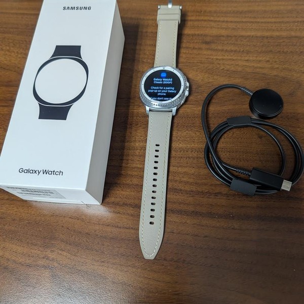 Samsung Galaxy Watch8 Classic - Wi-Fi, White, SM-L500, 46mm