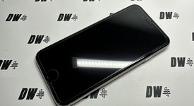 Mint
													Apple iPhone SE 3rd Gen 2022 - Unlocked, Starlight, 64 GB, A2595, photo 2 of 5