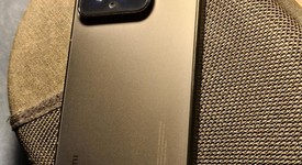 Mint
													Xiaomi 15 - Unlocked Non-US, Black, 256 GB, 12 GB, photo 4 of 15
