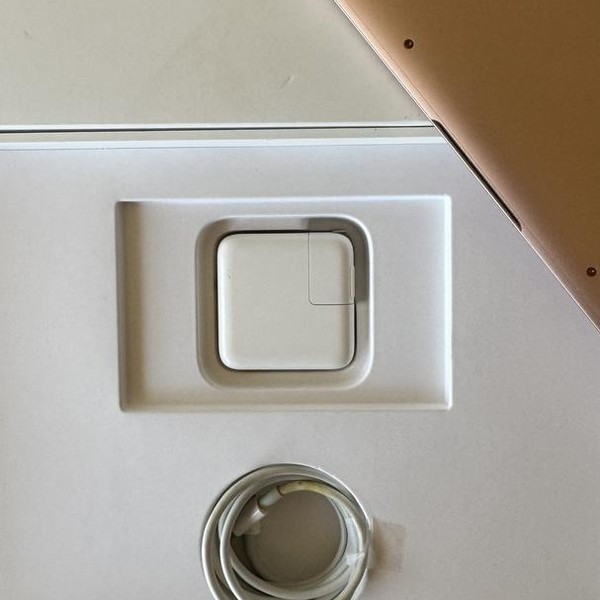 MacBook Air 2018 - 13 inch - 128 GB, Gold, 8 GB, Intel Core i5