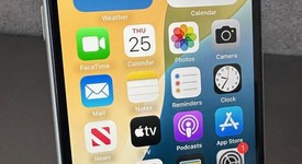 Mint
													Apple iPhone SE 2nd Gen 2020 - Unlocked, White, 64 GB, A2275, photo 3 of 9