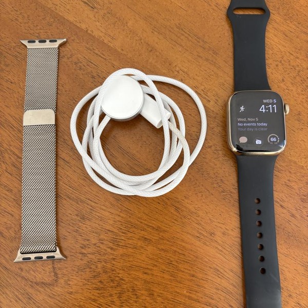 Apple Watch Series 9 41mm - Unlocked, Gold, A2982 - Cellular, Stainless