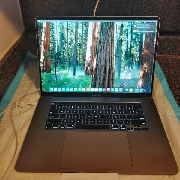 MacBook Pro 2019 - 16 inch - 512 GB, Gray, 32 GB, Intel Core i7