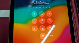 Mint
													Apple iPad 6th Gen - Wi-Fi, Silver, 32 GB, A1893, photo 3 of 7