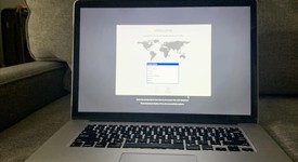 Good
													MacBook Pro 2015 (Retina) - 15" - Silver, 256 GB, 16 GB, photo 3 of 8