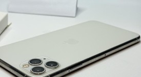 Good
													Apple iPhone 11 Pro Max - Unlocked, Silver, 256 GB, A2161, photo 3 of 4