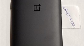 Mint
													OnePlus 5T - Unlocked, Black, 128 GB, 8 GB, photo 4 of 4