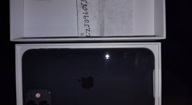 Mint
													Apple iPhone 11 - Unlocked, Black, 64 GB, A2111, photo 3 of 10