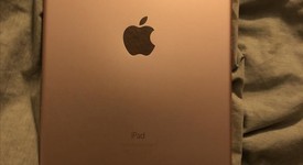 Good
													Apple iPad Pro 9.7" - AT&T, Rose Gold, 32 GB, A1674, photo 2 of 5