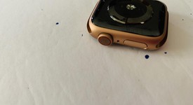 Mint
													Apple Watch Series 5 40mm - Unlocked, Gold, A2094 Cellular, Aluminum, photo 3 of 10