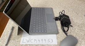 Good
													Microsoft Surface Pro 5 (2017) - Wi-Fi, Silver, 512 GB, 16 GB, photo 3 of 6