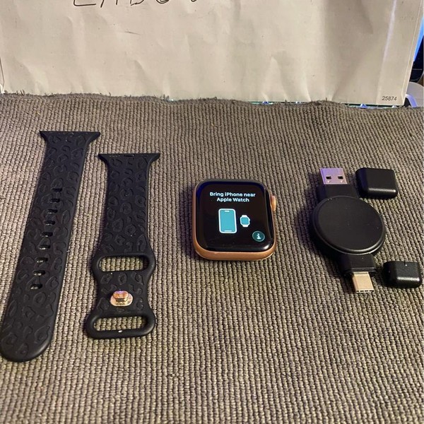 Apple Watch Series 6 44mm - Gold, A2292 - GPS, Aluminum