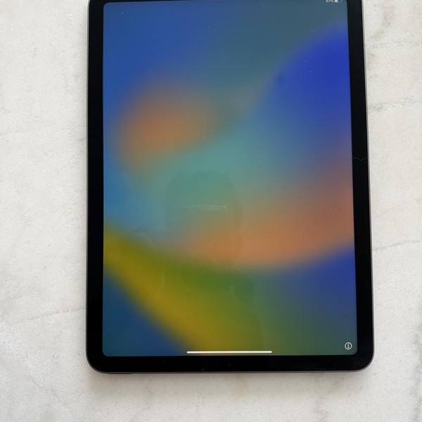 Apple iPad Air (5th Gen) - Wi-Fi, 64 GB, Gray, A2588