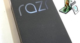 Mint
													Motorola Razr (2025) - Unlocked, Blue, 256 GB, 8 GB, photo 1 of 12