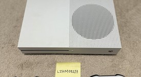 Mint
													Xbox One S (2016) - White, 1 TB, All Digital Edition, photo 2 of 6