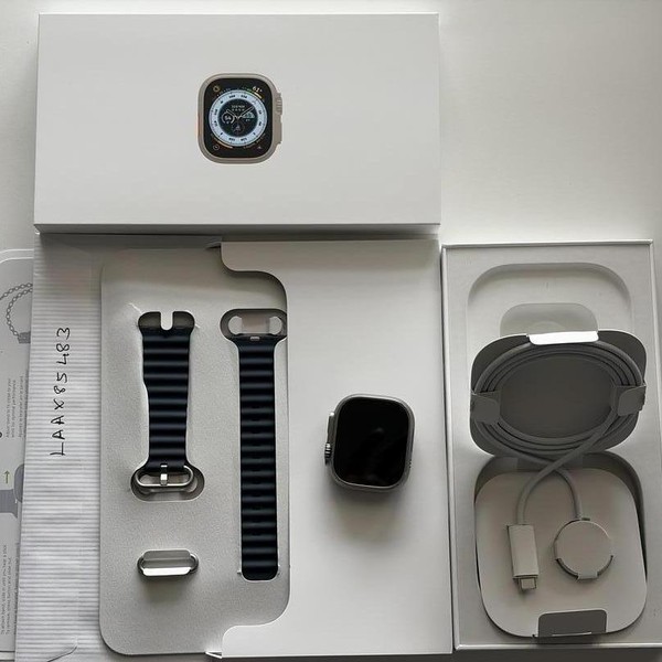 Apple Watch Ultra 49mm - Unlocked, Titanium, A2622
