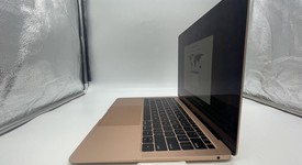 Good
													MacBook Air 2019 - 13" - I5, Gold, 128 GB, 8 GB, photo 3 of 6