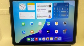 Good
													Apple iPad Air 5th Gen - Wi-Fi, Blue, 64 GB, A2588, photo 2 of 9