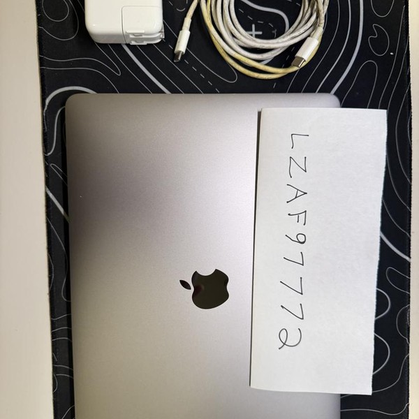 MacBook Air 2018 - 13 inch - 128 GB, Gray, 8 GB, Intel Core i5