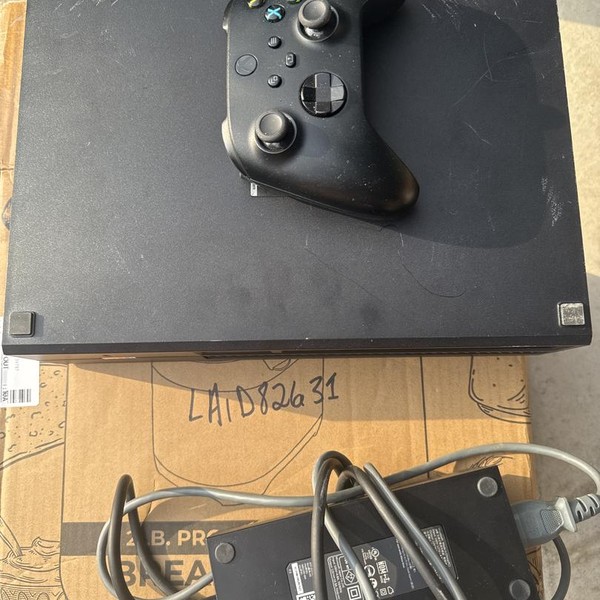 Xbox One (2013) - 500 GB, Black
