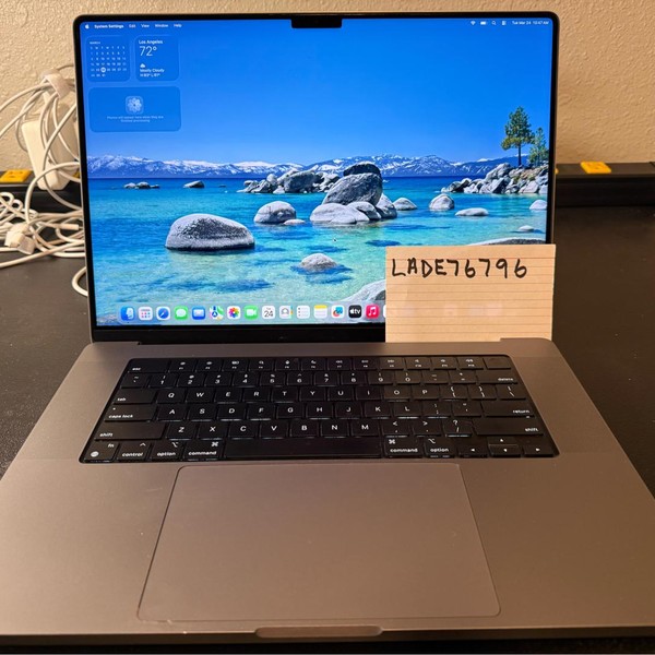 MacBook Pro 2021 - 16 inch - 1 TB, Gray, 32 GB, Apple M1 Max