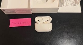 Used
													Apple AirPods Pro - Wireless Case, photo 2 of 5