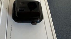 Good
													Apple Watch SE 2nd Gen 40mm - Unlocked, Midnight, A2726 - Cellular, Aluminum, photo 5 of 9