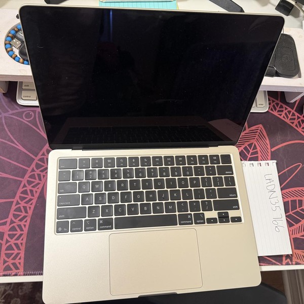 MacBook Air 2025 (M4) - 13 inch - 512 GB, Starlight, 16 GB, Apple M4
