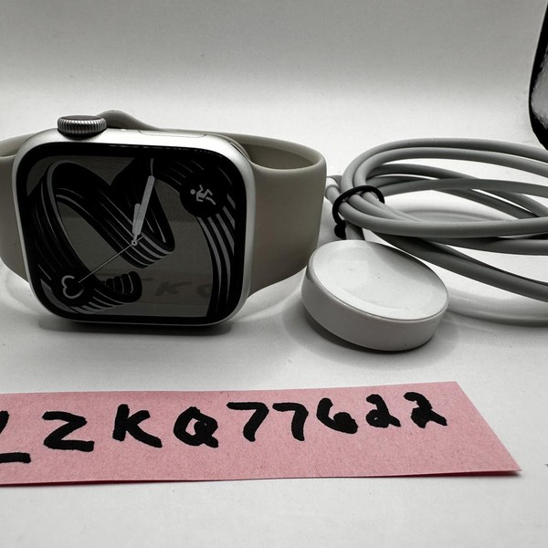 Apple Watch Series 8 41mm - Unlocked, Silver, A2772 - Cellular, Aluminum