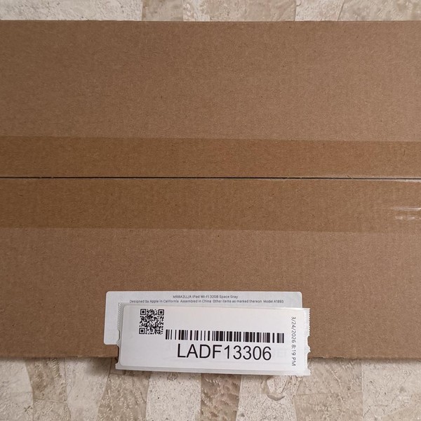 Apple iPad 6th Gen - Wi-Fi, 32 GB, Gray, A1893