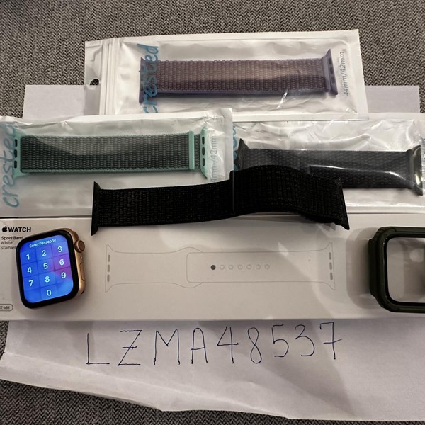 Apple Watch Series 4 44mm - Unlocked, Gold, A1976 - Cellular, Aluminum