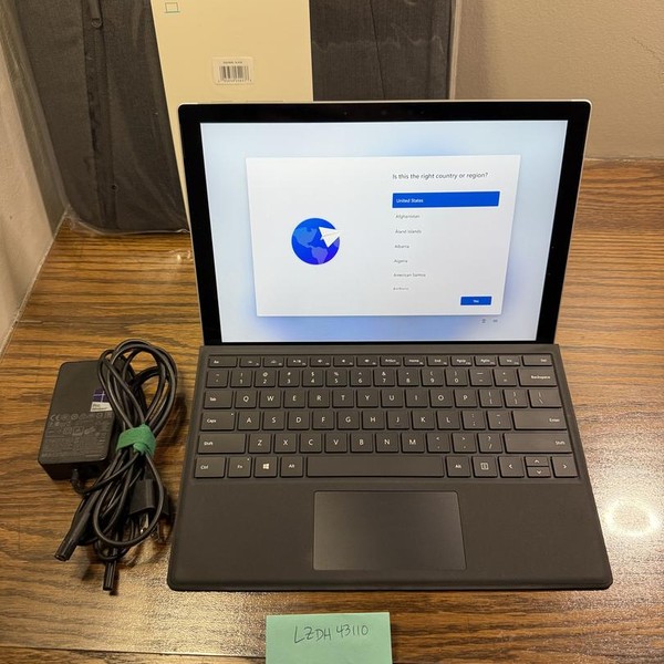 Microsoft Surface Pro 7 Plus - 128 GB, Platinum, 8 GB, Intel Core i3, Wi-Fi