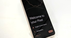 Good
													Google Pixel 8 - Unlocked, Rose, 256 GB, 8 GB, G9BQD, Sub-6 5G, photo 3 of 9