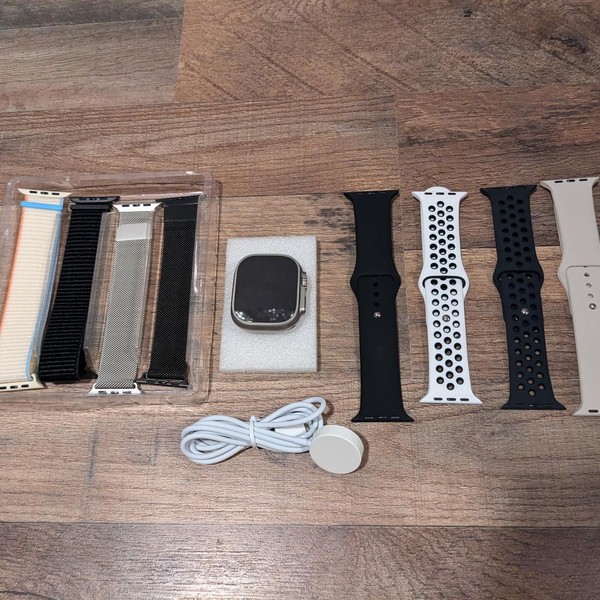 Apple Watch Ultra 49mm - Unlocked, Titanium, A2622