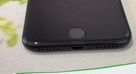 Good
													Apple iPhone SE 2nd Gen 2020 - Unlocked, Black, 64 GB, A2275, photo 3 of 8