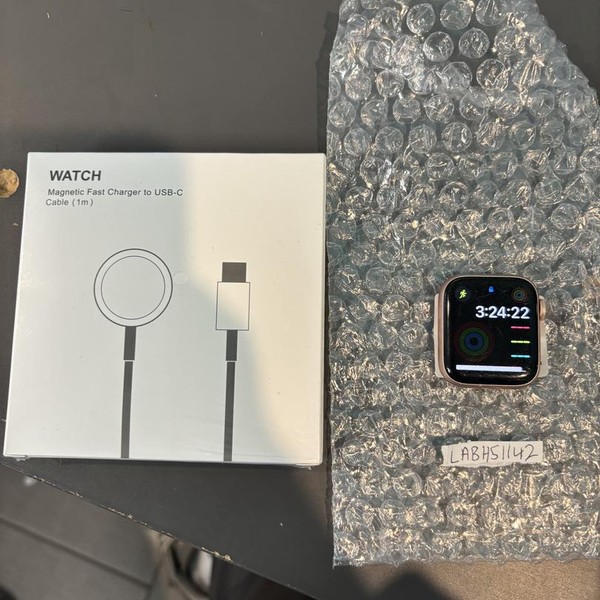 Apple Watch SE 1st Gen 40mm - Unlocked, Gold, A2353 - Cellular, Aluminum