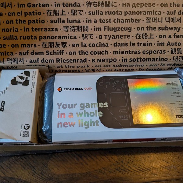 Steam Deck OLED - 512 GB, Black, 16 GB, AMD