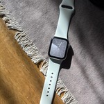 Good Apple Watch Series 4 40mm - Unlocked, Silver, A1975 - Cellular, Stainless