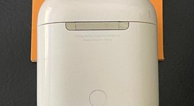 Used
													Apple AirPods 2nd Gen - Lightning Case, photo 3 of 5