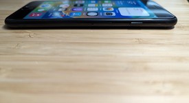 Fair
													Apple iPhone SE 2nd Gen 2020 - Unlocked, Black, 64 GB, A2275, photo 4 of 16