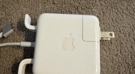 Good
													MacBook Air 2017 - 13" - I5, Silver, 512 GB, 8 GB, photo 4 of 21