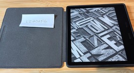 Good
													Amazon Kindle Oasis 10th Gen - Gray, 8 GB, WiFi Only, photo 2 of 3
